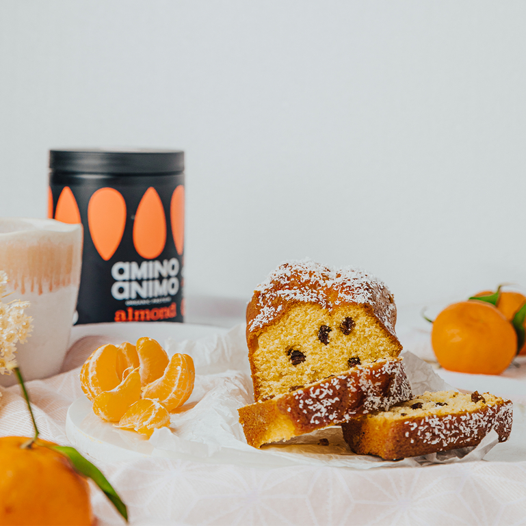 Tangerine cake with AMINO ANIMO almond protein
