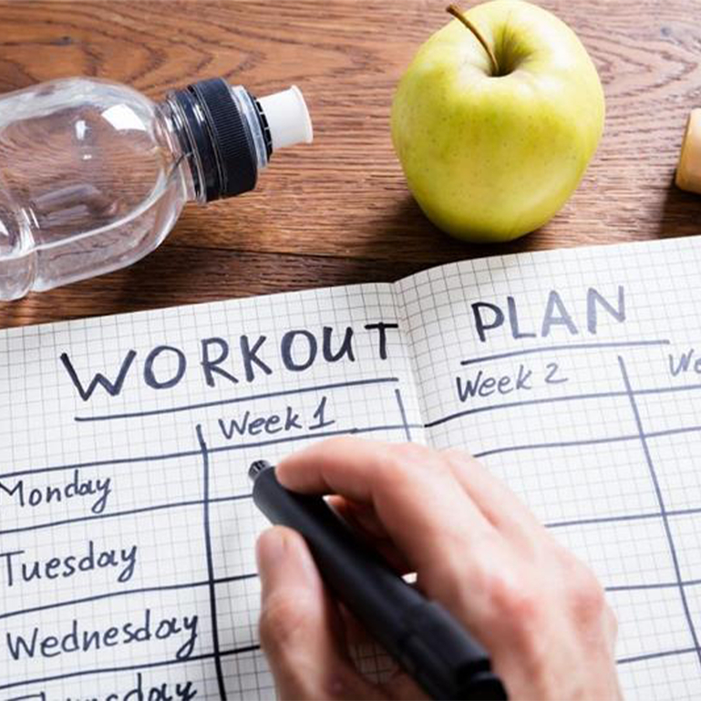 Eigenen Fitnessplan erstellen – Schritt-für-Schritt Anleitung für Anfänger & Fortgeschrittene